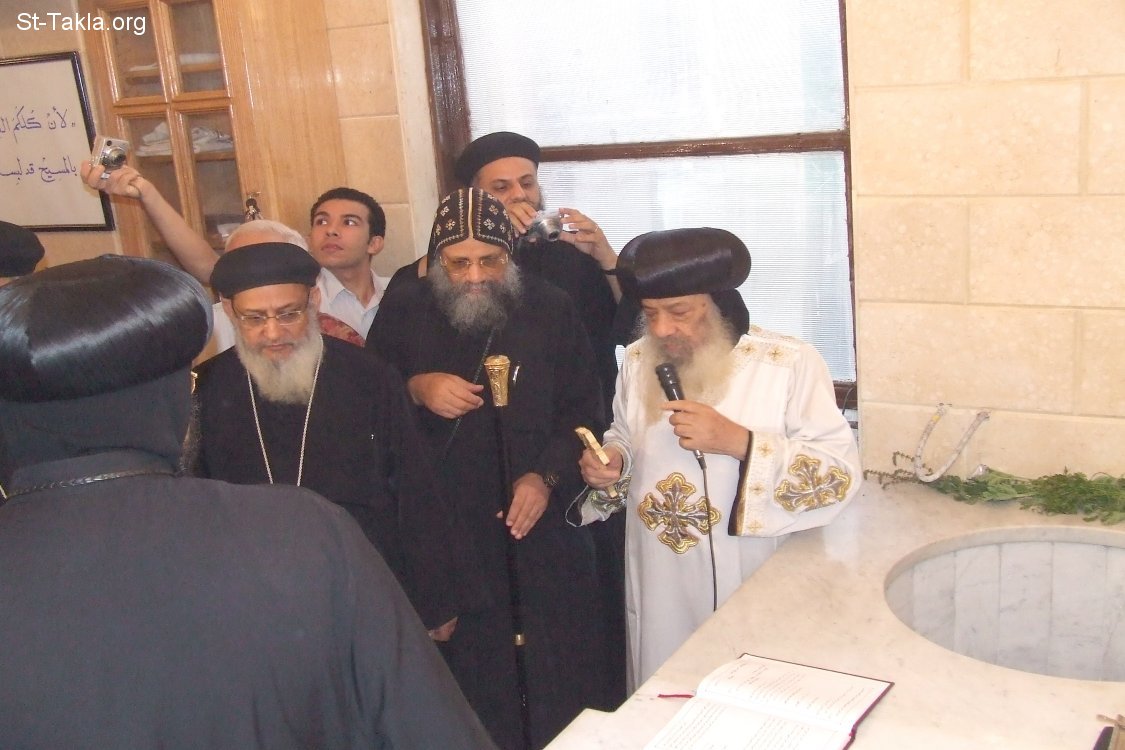 St-Takla.org Image: Pope Shenouda III during the inauguration of St. Takla Himanot Church Baptistery, Alexandria, Egypt     :         ʡ ɡ 